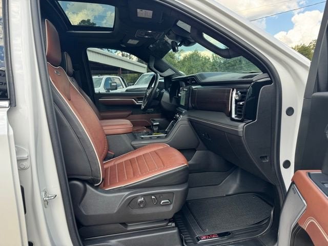 2025 GMC Sierra 1500 — interior view